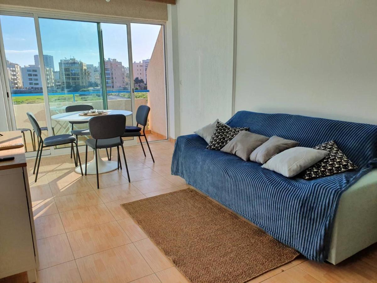 Open Views Apartment *